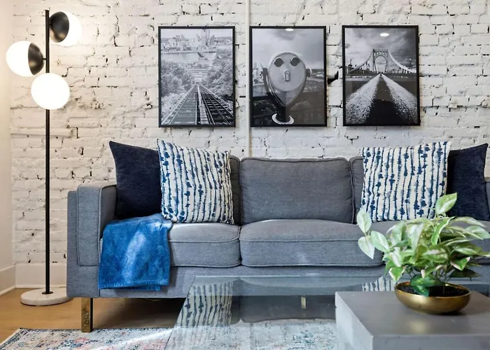 Hostwise - The Palo - No Stairs, Mexican War Streets, Family Friendly Apartment Pittsburgh