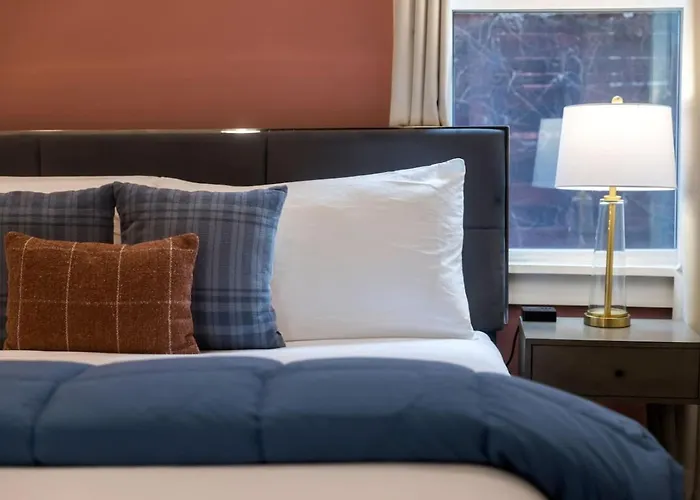Hostwise - The Palo - No Stairs, Mexican War Streets, Family Friendly Apartment Pittsburgh