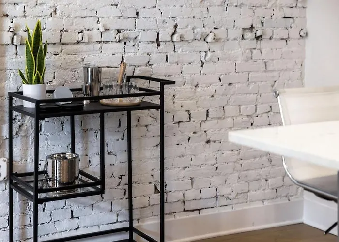 Apartment Hostwise - The Palo - No Stairs, Mexican War Streets, Family Friendly